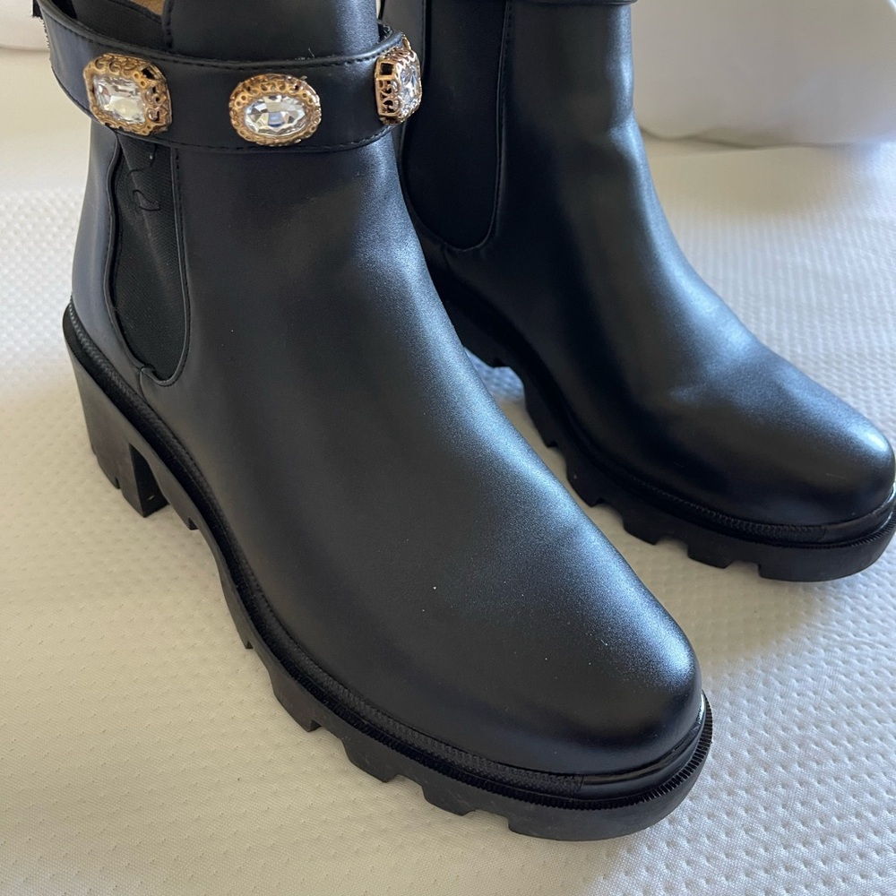 Steve Madden Black Ankle Booties Amulet (with removal Decorative Medallions)